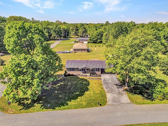 3rd image of 187 Diamond Ln