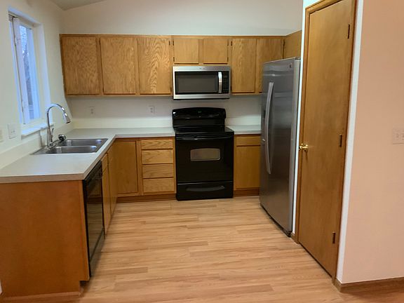 2nd image of 341 Willow Ave