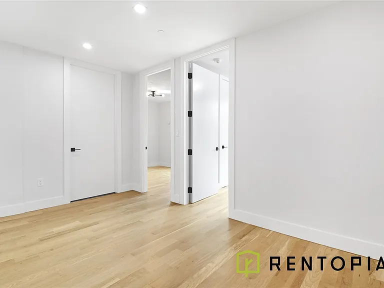 322 Graham Ave #3A — Photo 7
