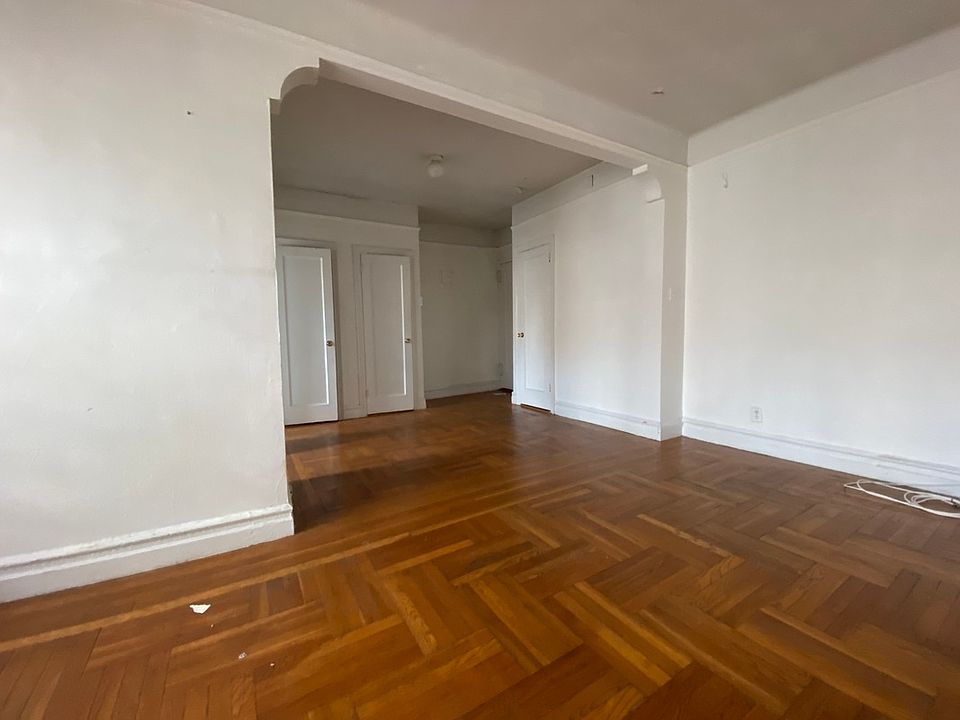 2nd image of 209 W 104th St #G6