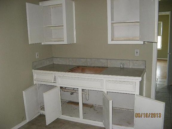 5th image of 13601 S Wayside Dr