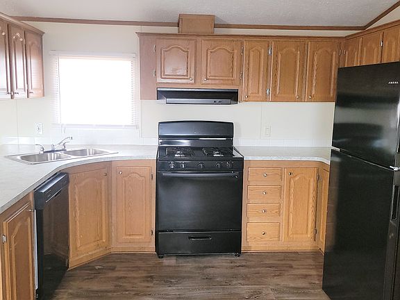 4th image of 530 Iowa St #530