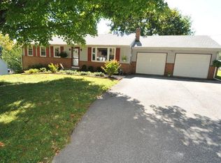 244 Brenneman Rd, Lancaster, PA 17603