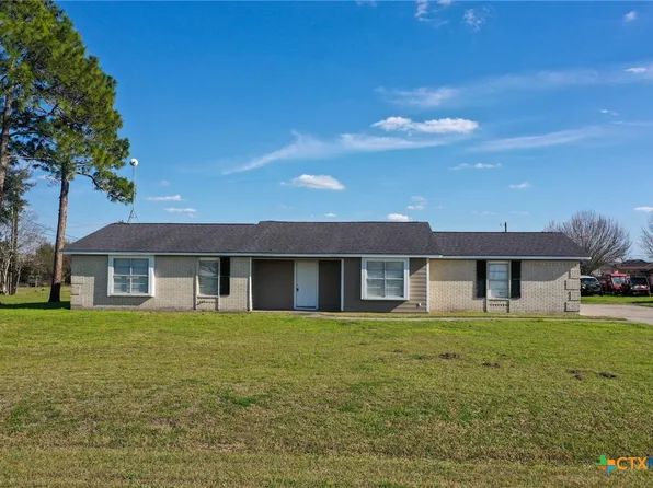 319 Crawford Dr, Victoria, TX 77904