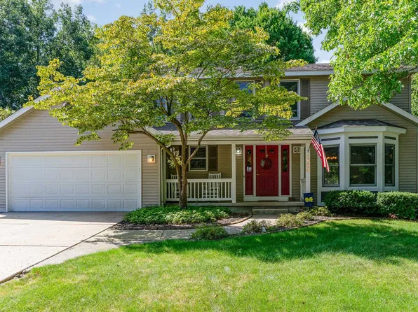 1504 Settlers Psge, Midland, MI 48642