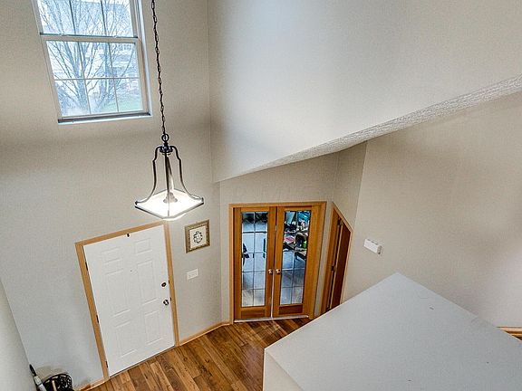 5th image of 459 Greenhill Dr