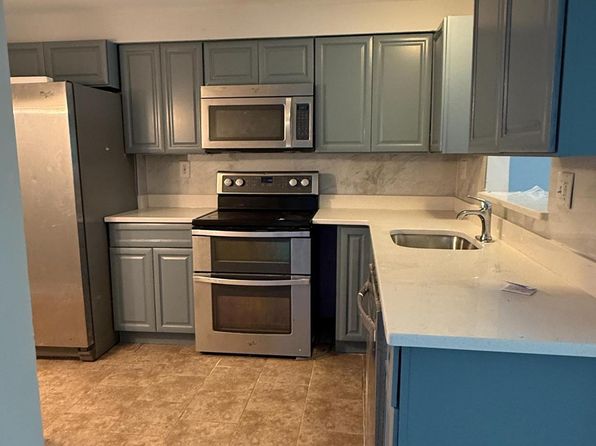 2710 Greenwood Dr, Lindenwold, NJ 08021