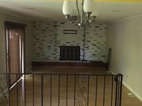 3 N Baltic Rd, Edison, NJ 08820