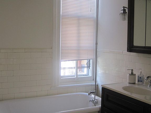 2nd image of 54 Park St #Lr