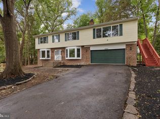 16202 Edgewood Dr, Dumfries, VA 22025