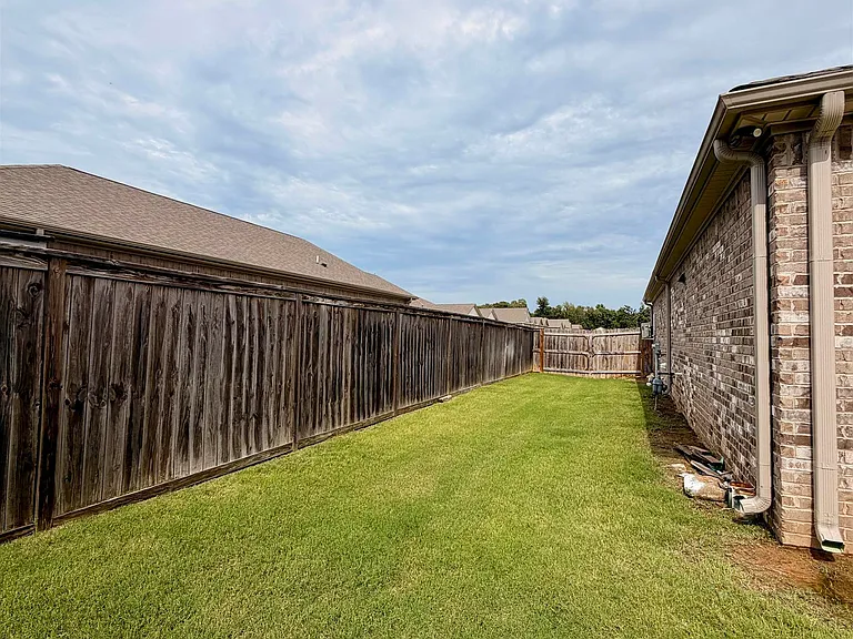 280 Lilly Dr — Photo 40