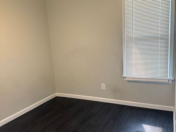 5th image of 647 Eddy Rd #3