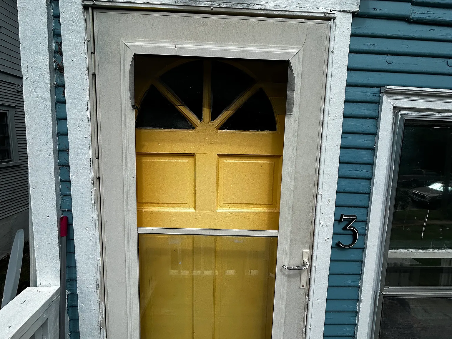 2 bed, 700 sqft, $1,300 — Photo 2