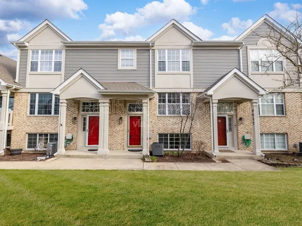 8015 Windsor Dr, Darien, IL 60561