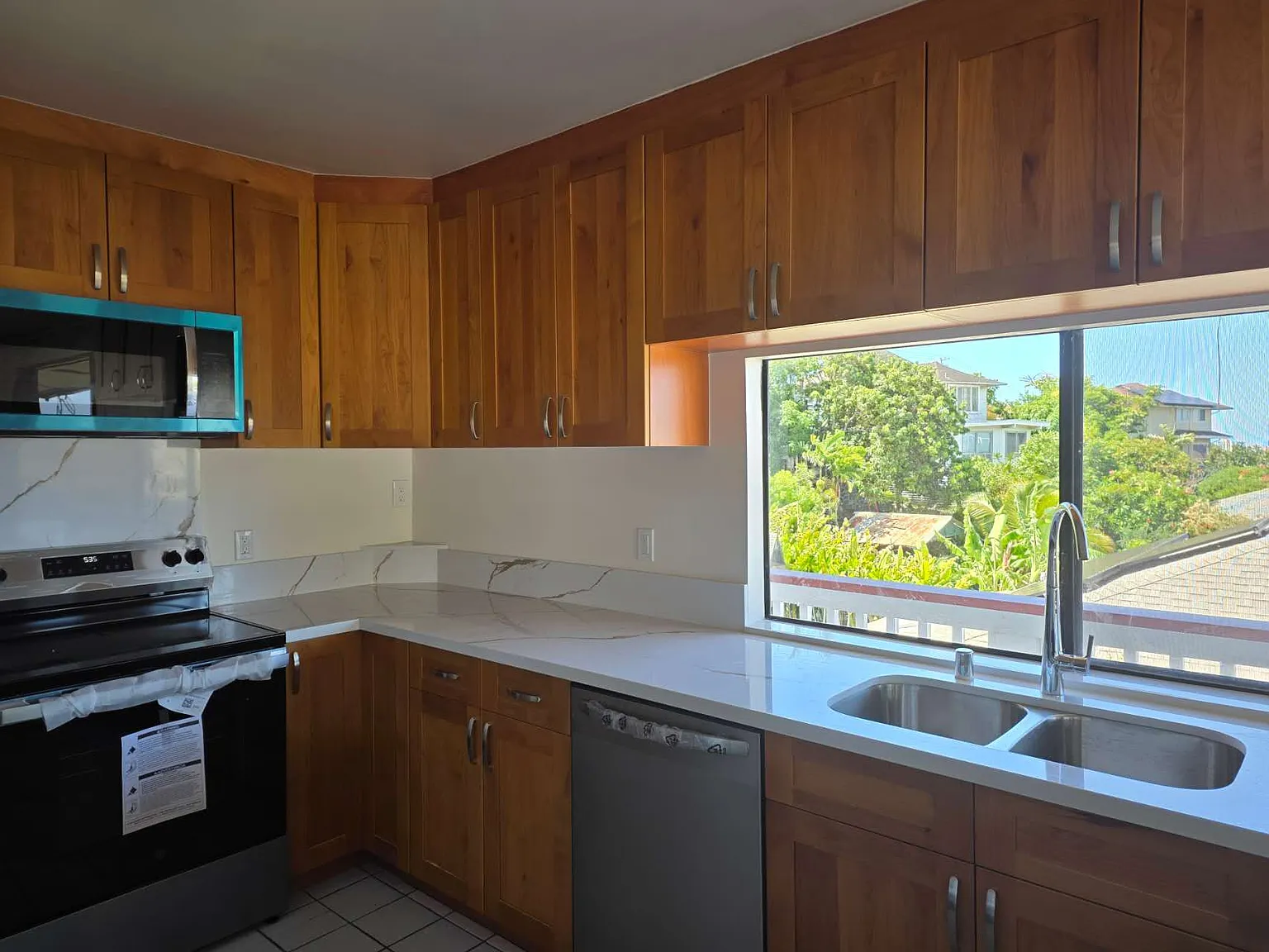 5 bed, 2788 sqft, $6,300 — Photo 4