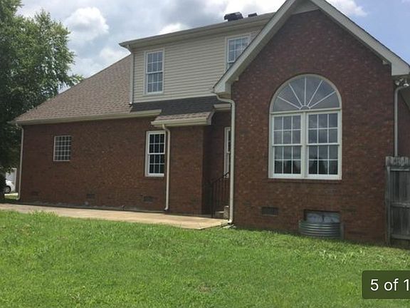 3rd image of 3068 Vicwood Dr