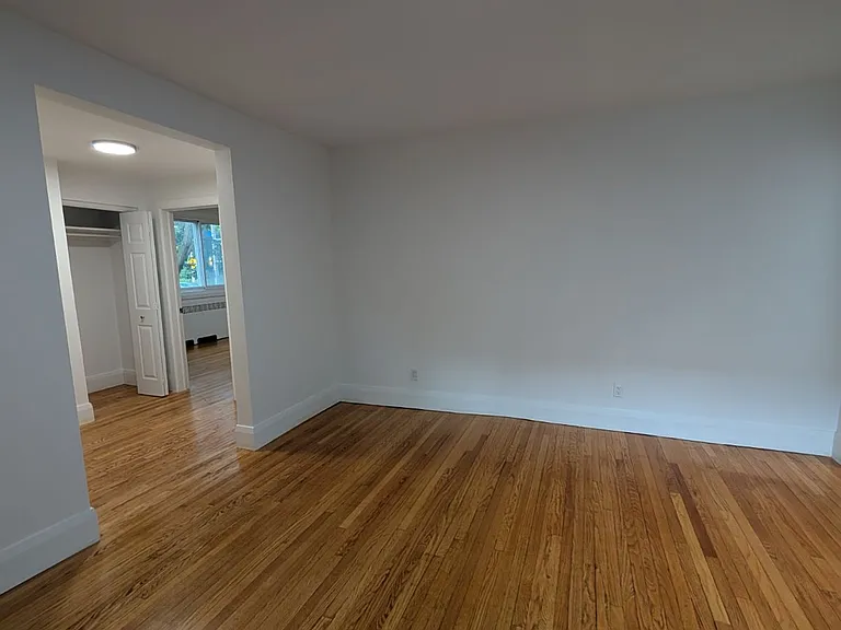 324 Laurier Ave E #MAIN — Photo 7