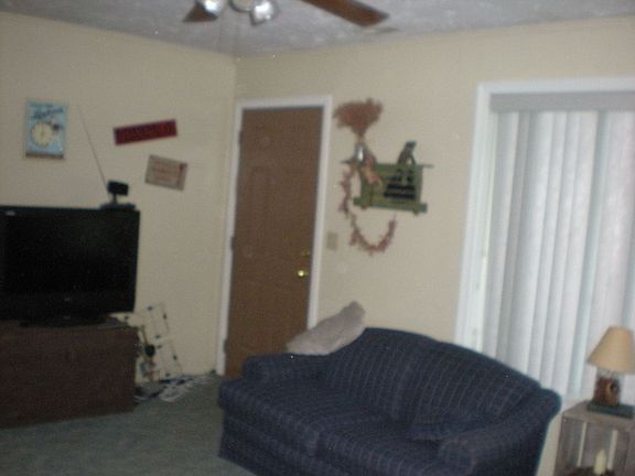 LIVING ROOM (southeast half)