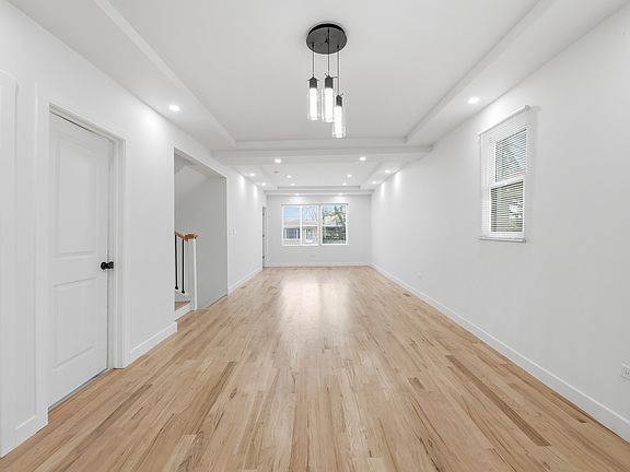 4th image of 3825 W 59th Pl