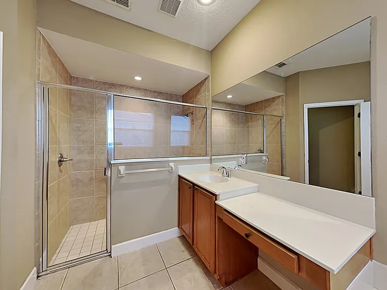 589 Errol Pkwy — Photo 10