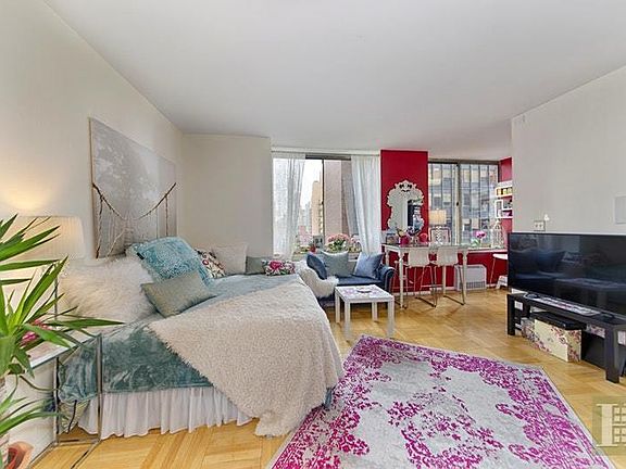 3rd image of 232-236 E 47th St #23D