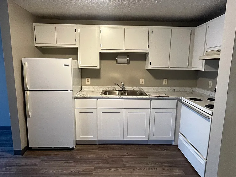 Maplewood Apartments — Photo 31