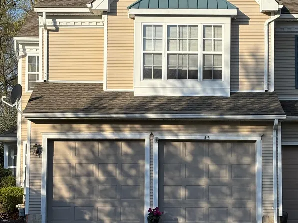 45 Cypress Pl, Newtown, PA 18940