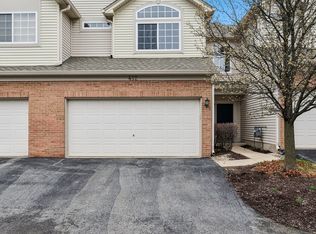 412 Jamestown Ct, Aurora, IL 60502