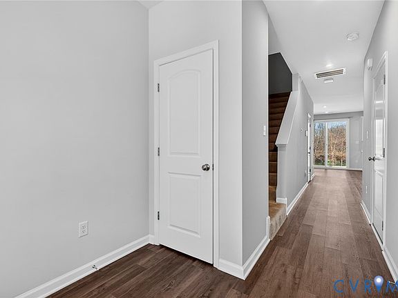 5th image of 5506 Wenrich Dr