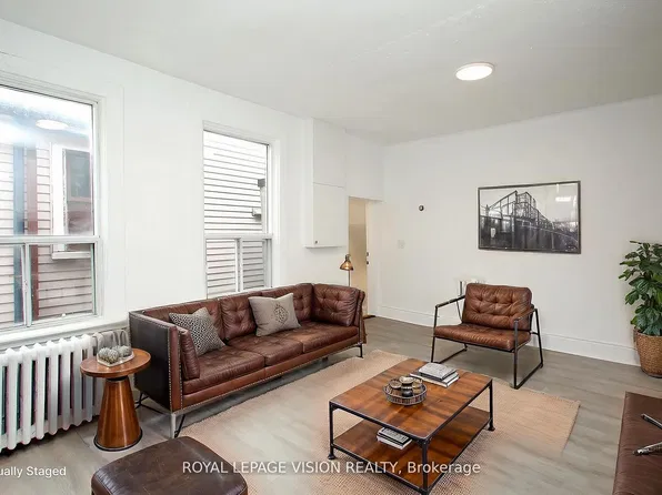 819 Pape Ave, Toronto, ON M4K 3T2