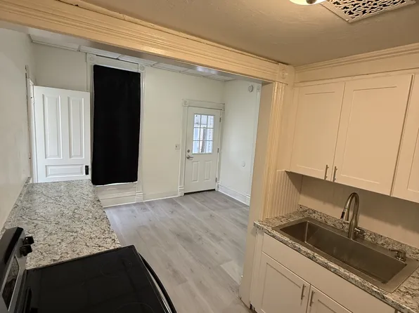 52 N West St, Hillsdale, MI