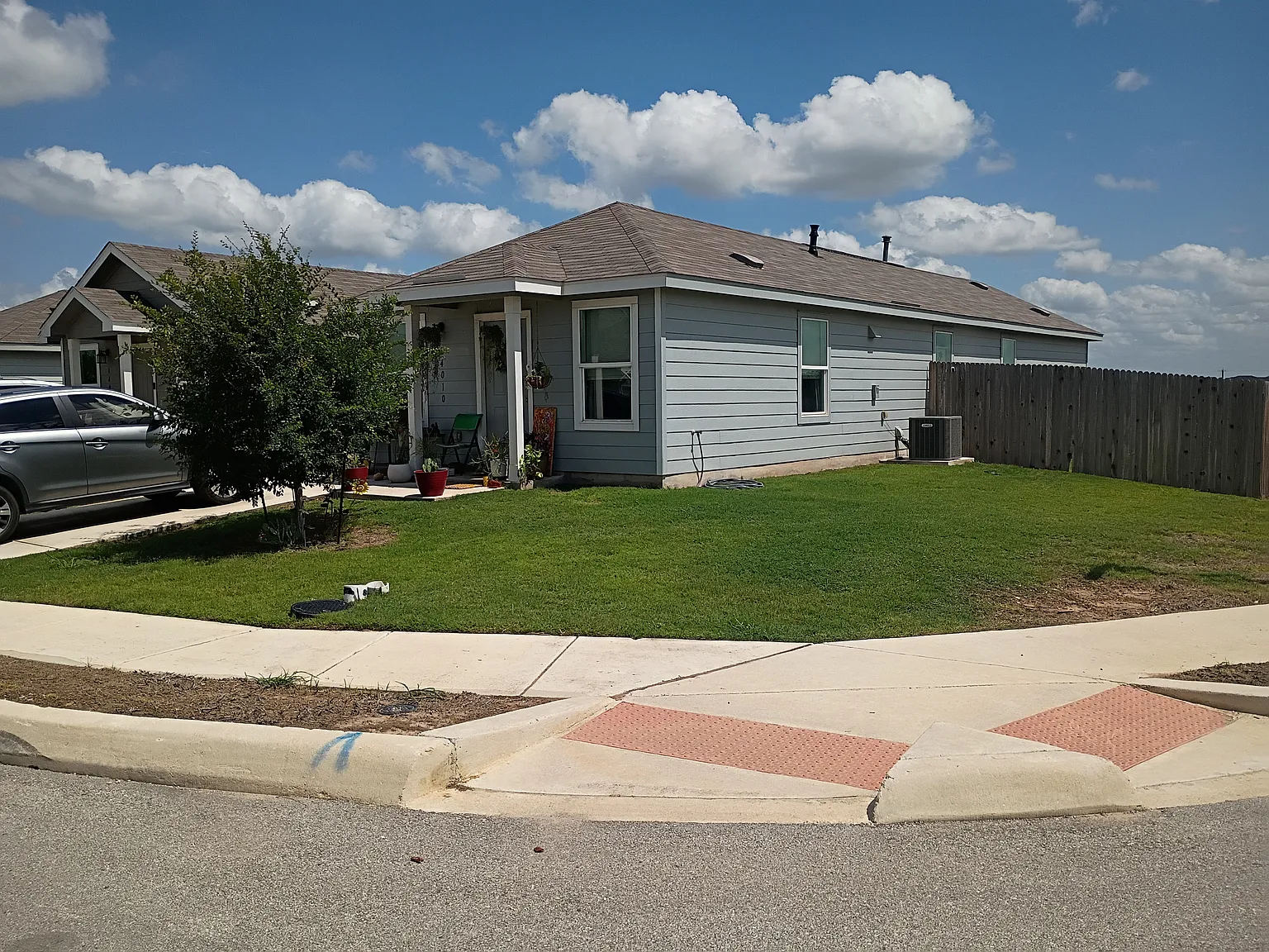 3 bed, 1244 sqft, $2,100 — Photo 3