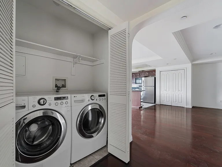 700 S Ardmore Ave #304 — Photo 19
