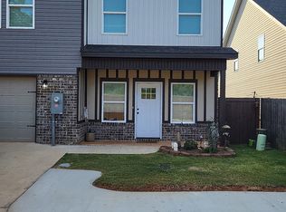 300 Beau Claire Cir, Byron, GA