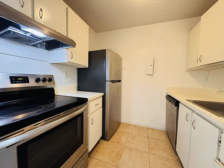 1068 N Benoist Farms Rd — Photo 38