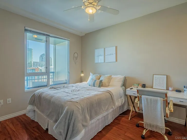 300 W Beech St #1601 — Photo 12