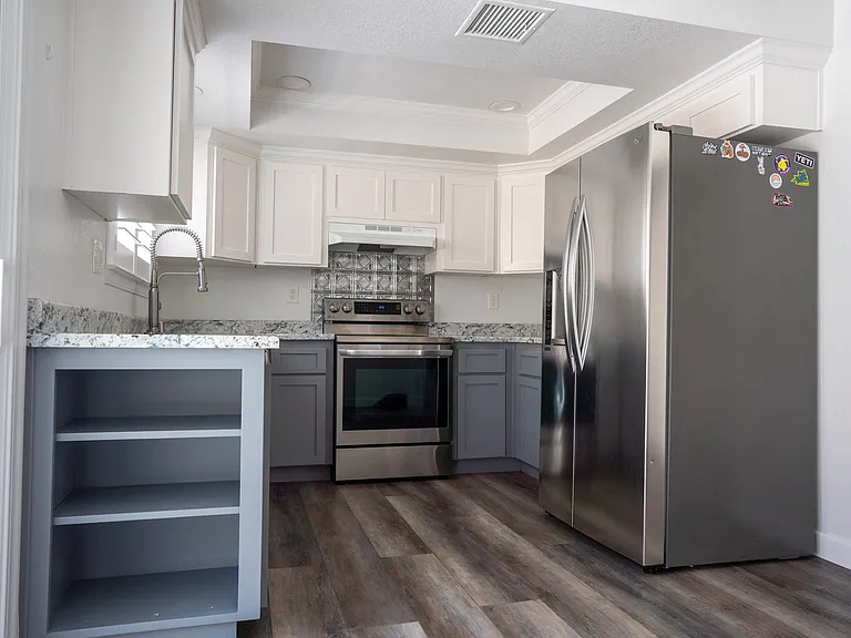 3500 Summit Dr — Photo 9