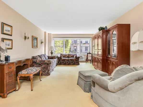 435 East 65th Street image 1 of 7