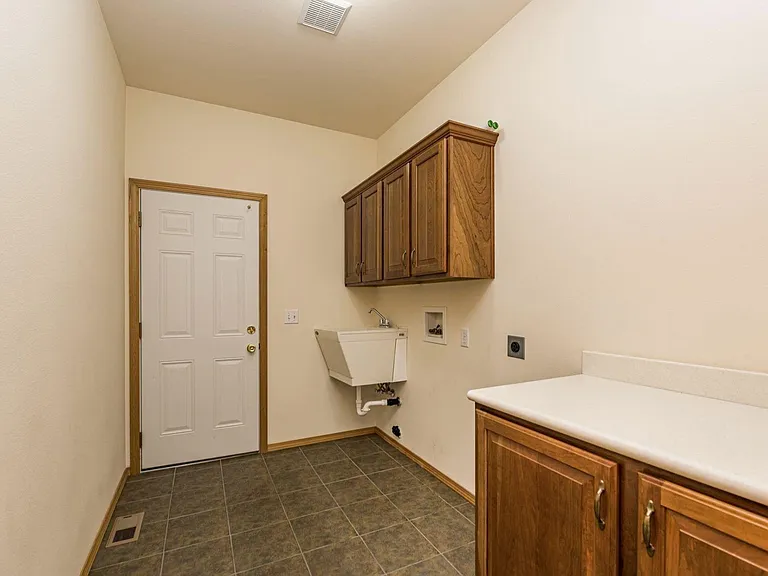 70 Nesting Pl — Photo 20