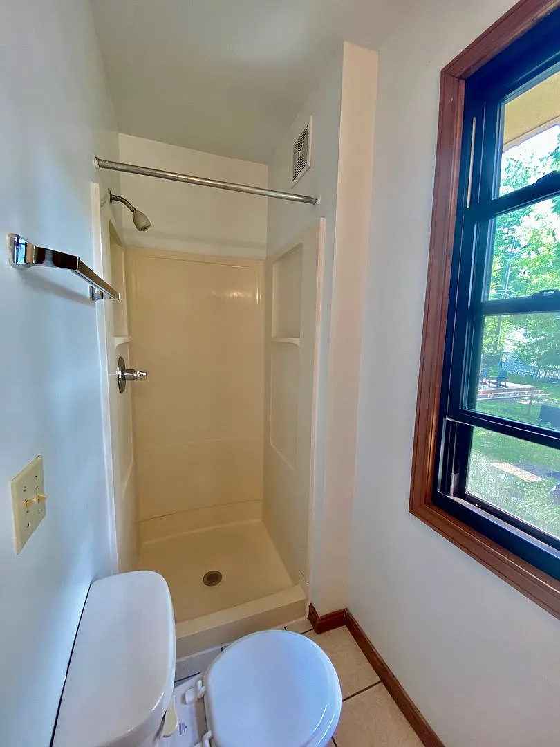 205 Maple St — Photo 3
