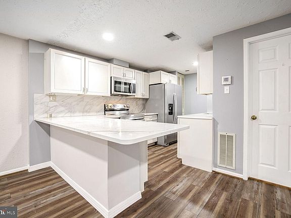 2nd image of 13335 Whitechurch Cir