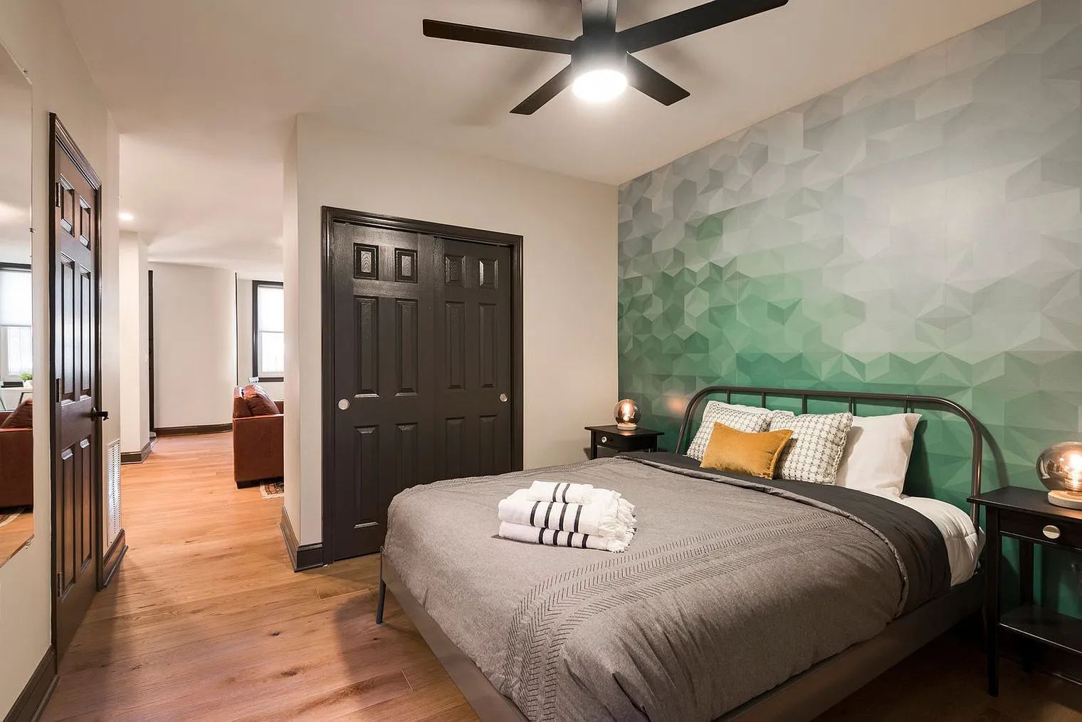 1 bed, 1.0 bath, 7459 sqft, $3,691 — Photo 4