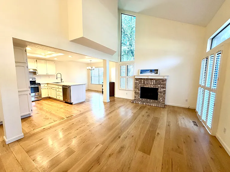 5375 Black Ave #2 — Photo 3