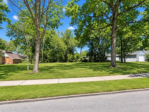156 McKinley St, Valparaiso, IN 46383