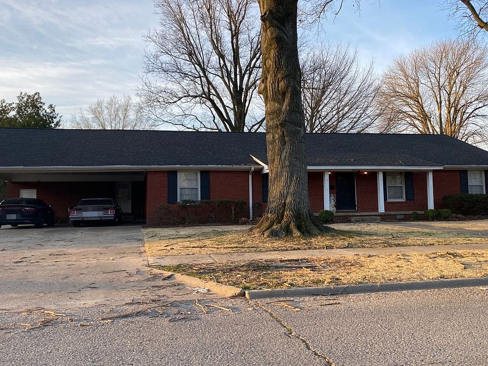 1st image of 1017 Broadmoor St