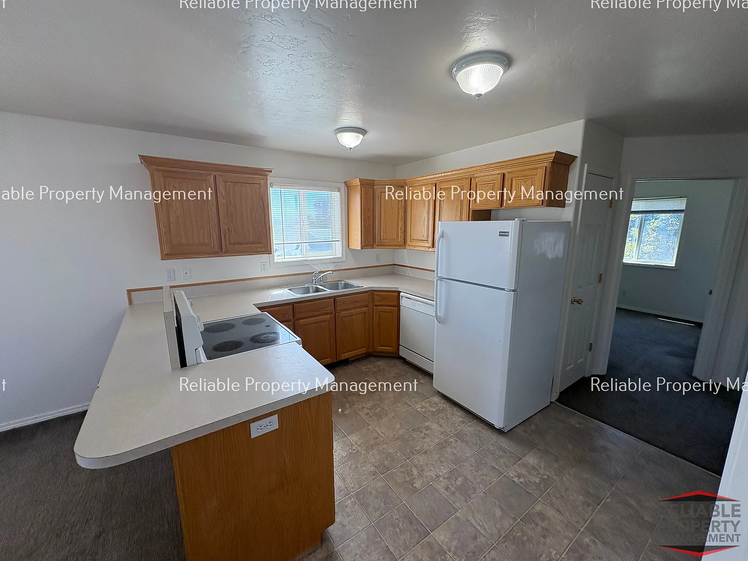 2 bed, $995 — Photo 3