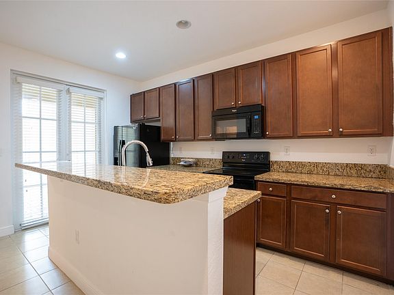4th image of 1313 SW 147th Terrace