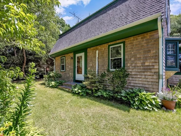 22 Whimbrel Dr, Bourne, MA 02532