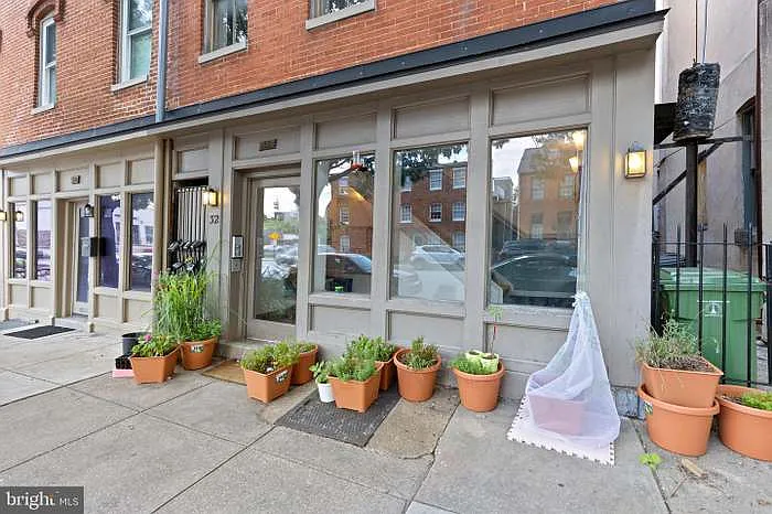 32 W Montgomery St #C