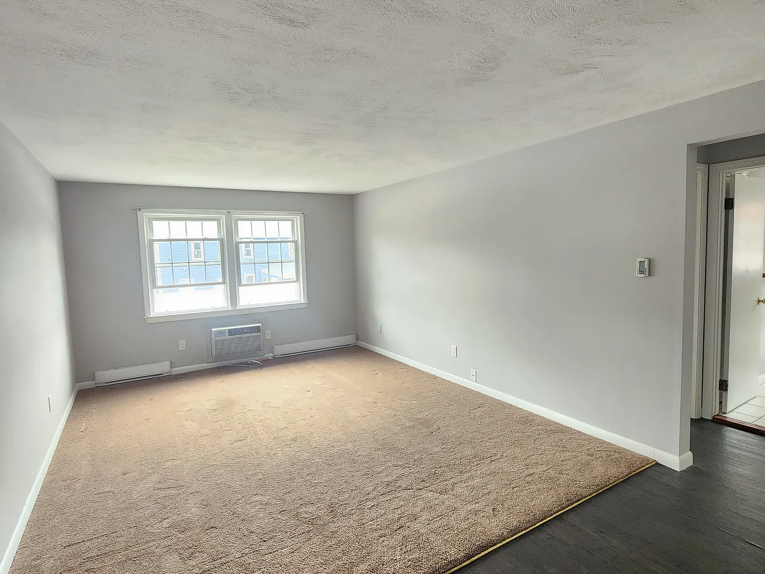 2 bed, 704 sqft, $2,100 — Photo 1